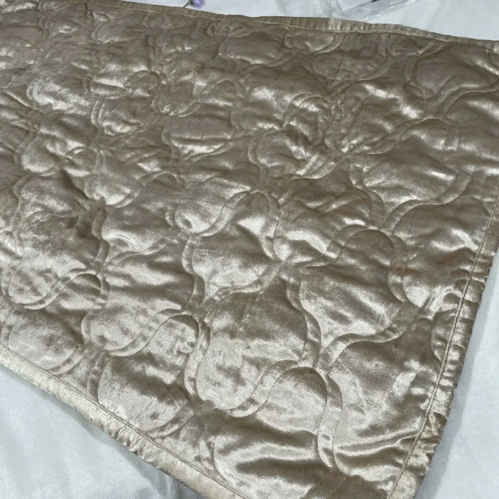 NIB [ 1 King ] Quilted Velvet‎ Sham for Hotel Collection Contour